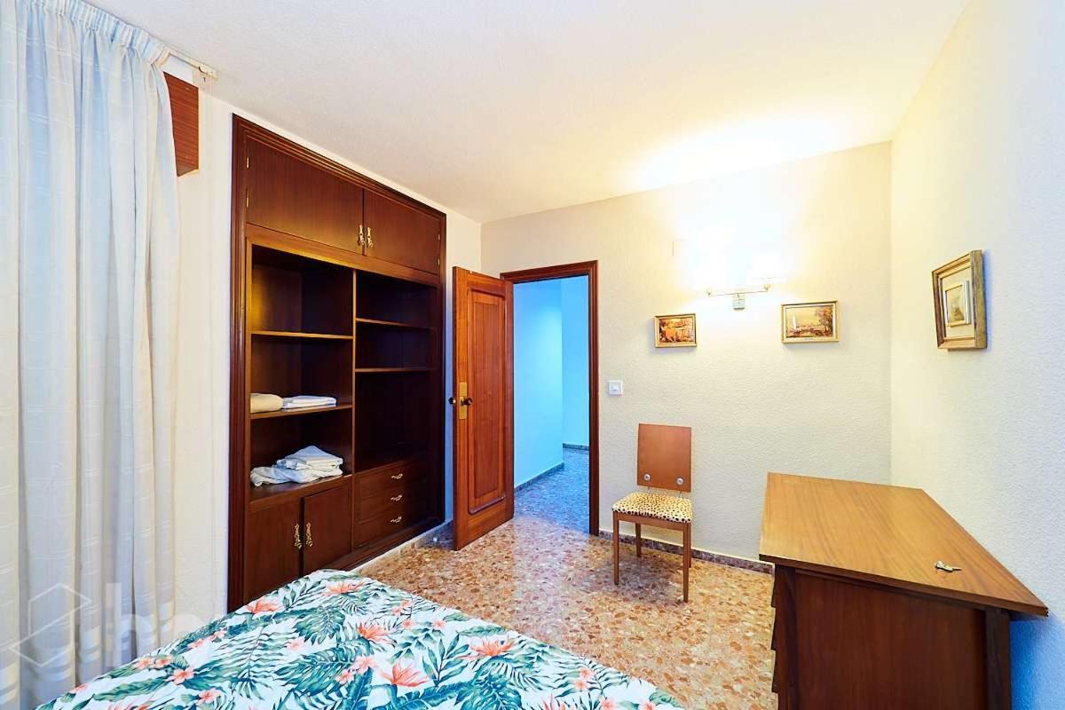 Lovely Bedroom In A Shared In The Center Of