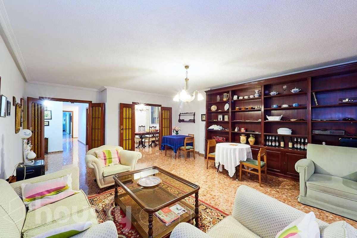 Lovely Bedroom In A Shared In The Center Of