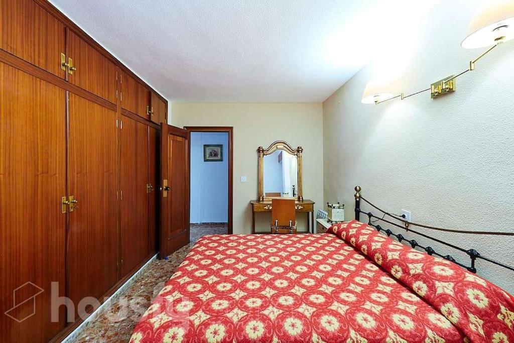Lovely Bedroom In A Shared In The Center Of Homestay *