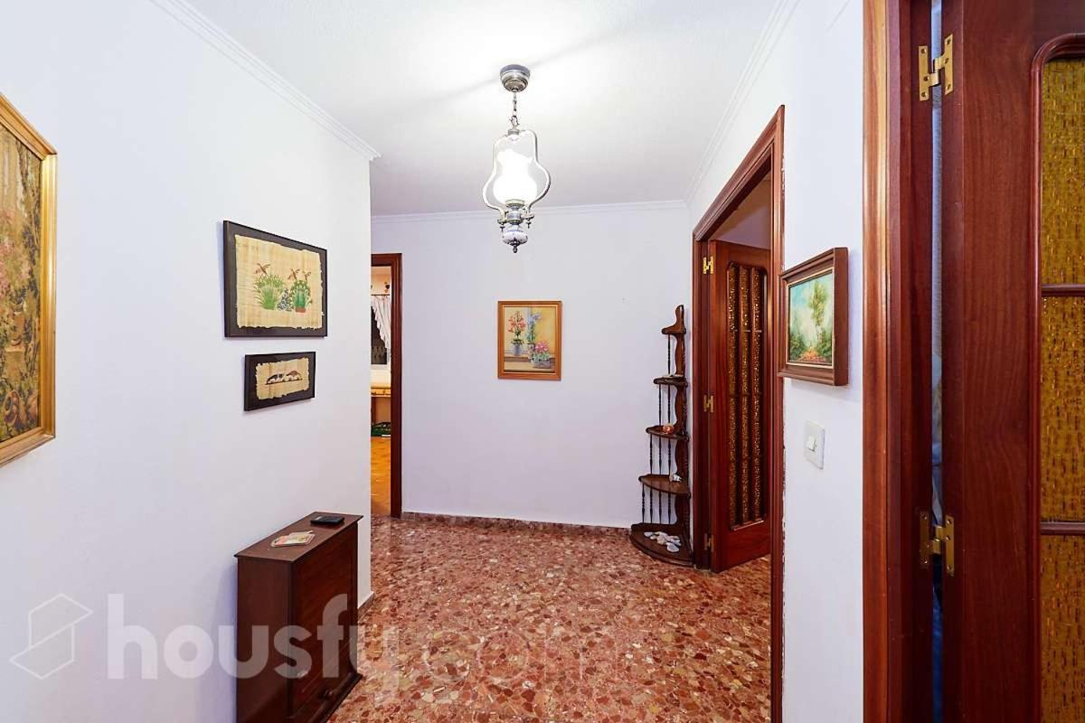 Lovely Bedroom In A Shared In The Center Of Homestay
