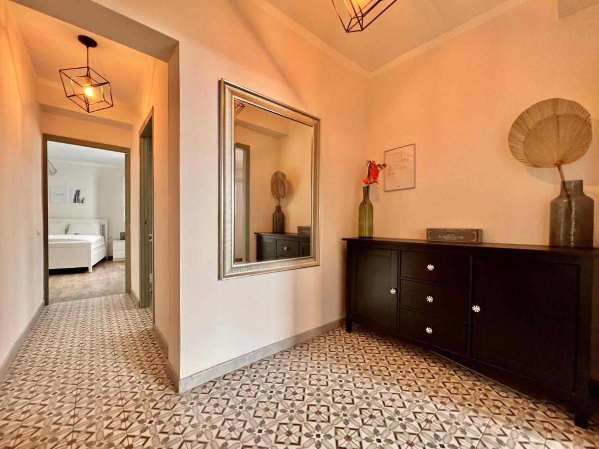 Downtown By United Renters *