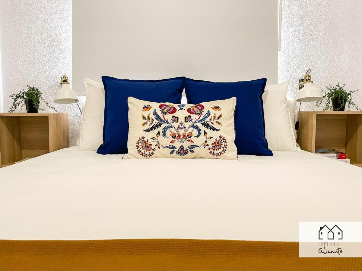 Apartamento Muy Luminoso, Con Piscina Y A 5 Min De La Playa.