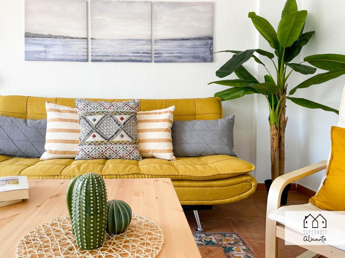 Apartamento Muy Luminoso, Con Piscina Y A 5 Min De La Playa. *