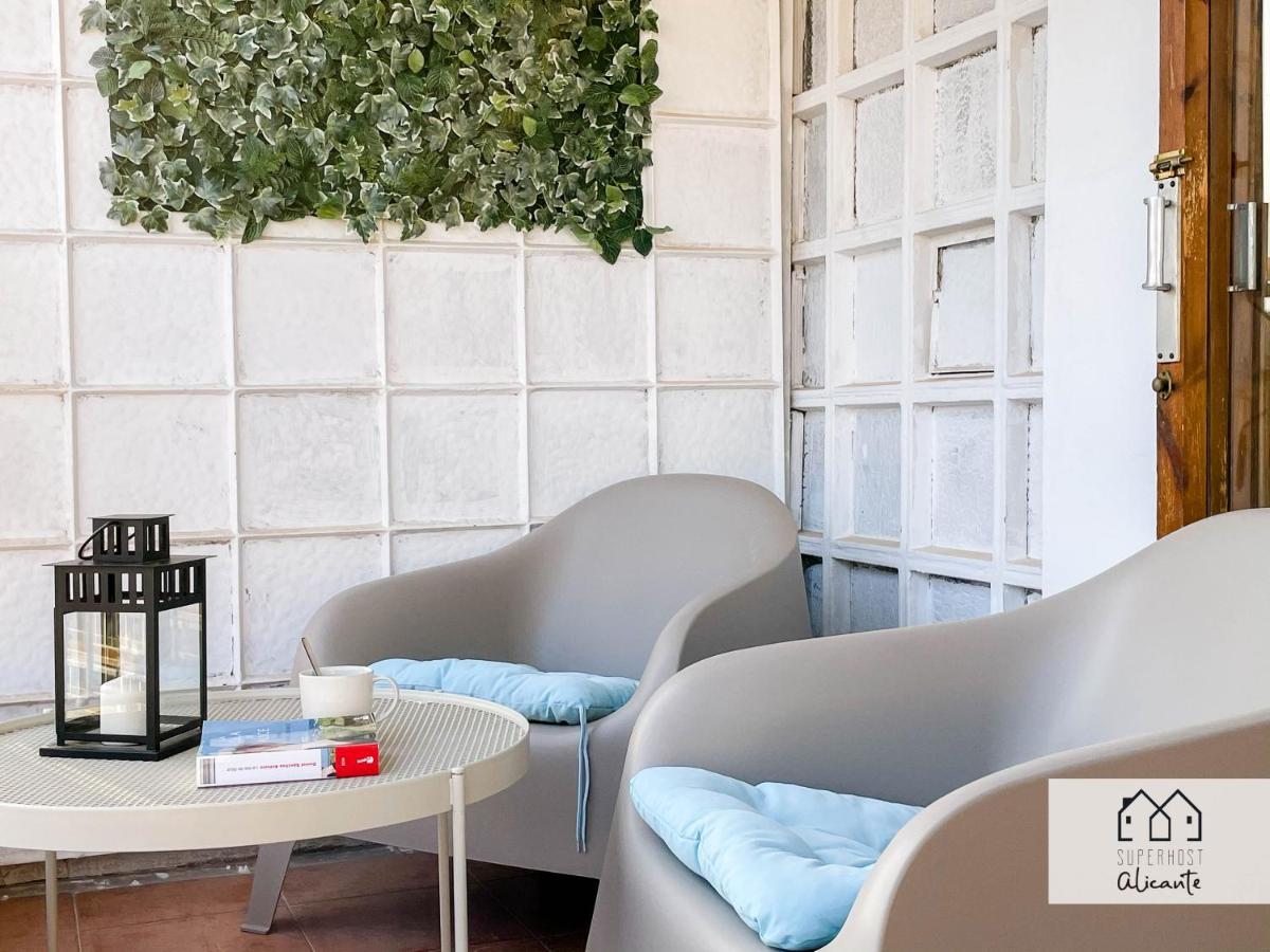 Apartamento Muy Luminoso, Con Piscina Y A 5 Min De La Playa.