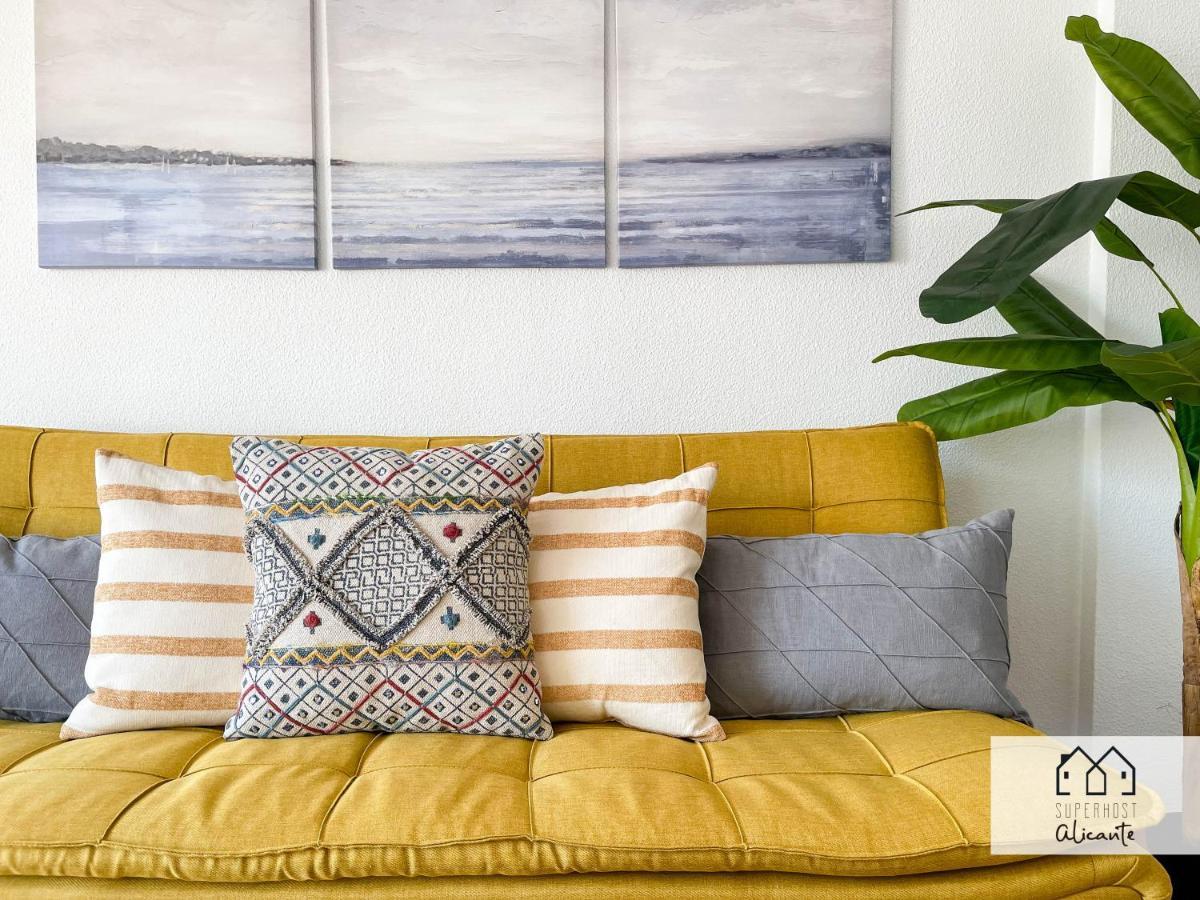 Apartamento Muy Luminoso, Con Piscina Y A 5 Min De La Playa. *