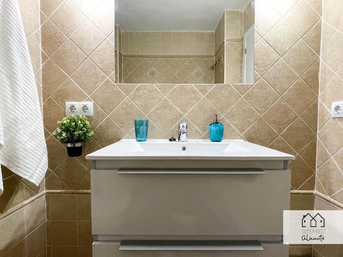Apartamento Muy Luminoso, Con Piscina Y A 5 Min De La Playa. *