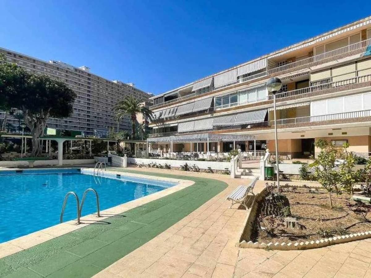Muy Luminoso, Con Piscina Y A 5 Min De La Playa. Apartamento Alicante