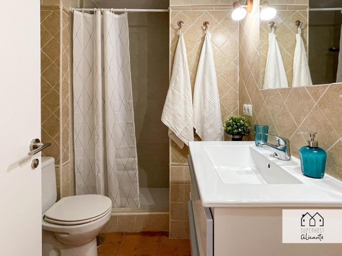 Apartamento Muy Luminoso, Con Piscina Y A 5 Min De La Playa. Alicante
