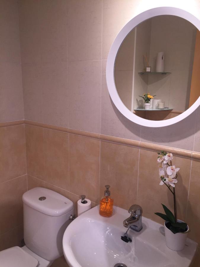 Apartment Designer's Flat - 3 Bdrm - Wifi - Location *