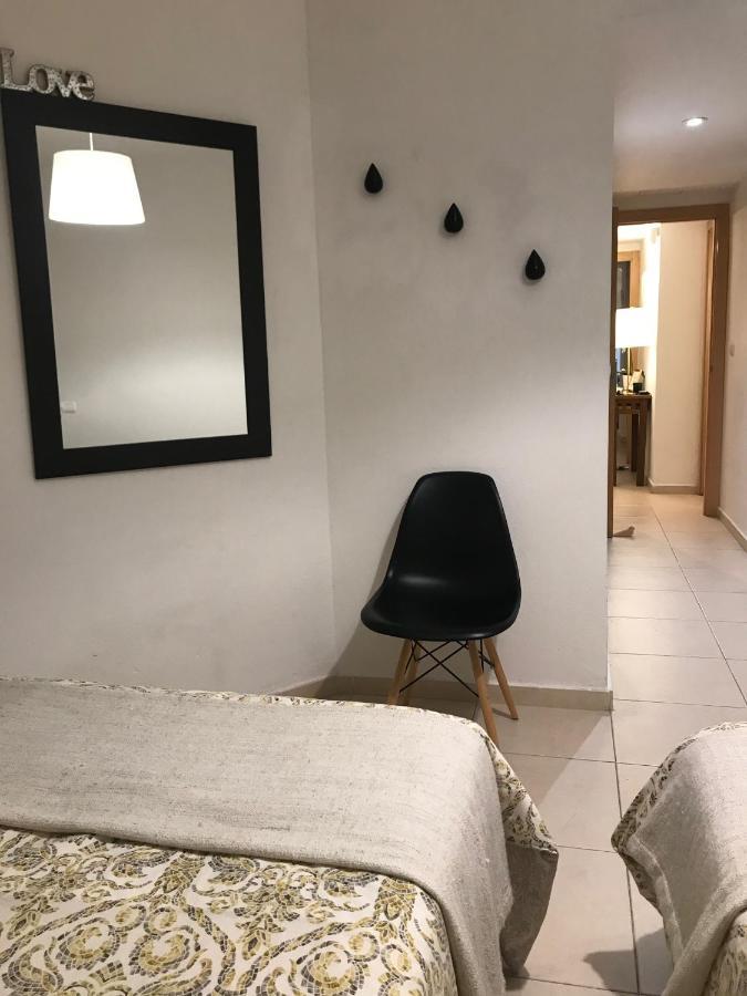 Designer's Flat - 3 Bdrm - Wifi - Location Apartment
