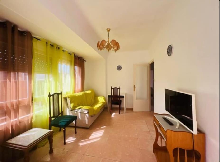 Private Bedroom With Balcony Near Centre Alicante
