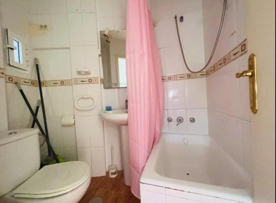 Apartment Private Bedroom With Balcony Near Centre *