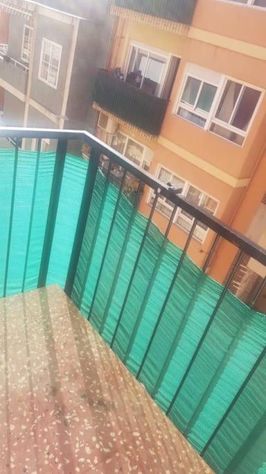 Apartment Private Bedroom With Balcony Near Centre *