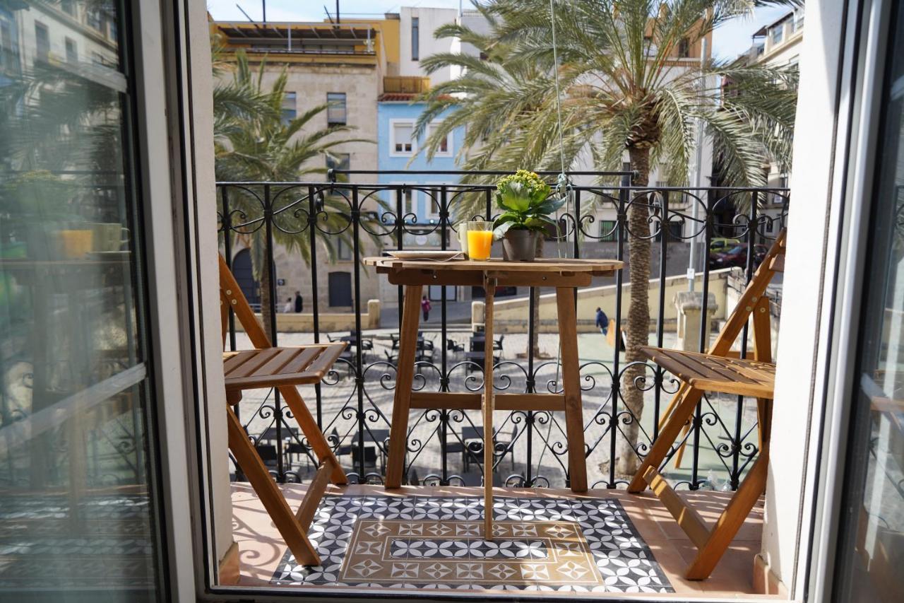 Apartamento Edificio Amarillo En El Barrio