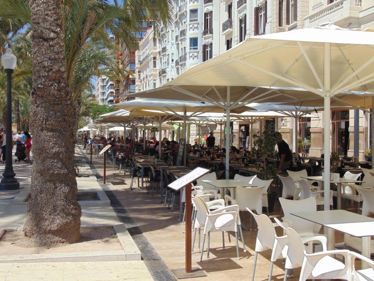 Playa Postiguet Apartment