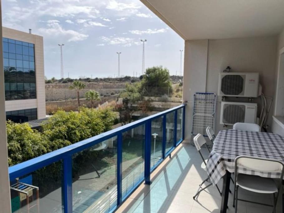 Huoneisto Apartamento Alicante Beach *