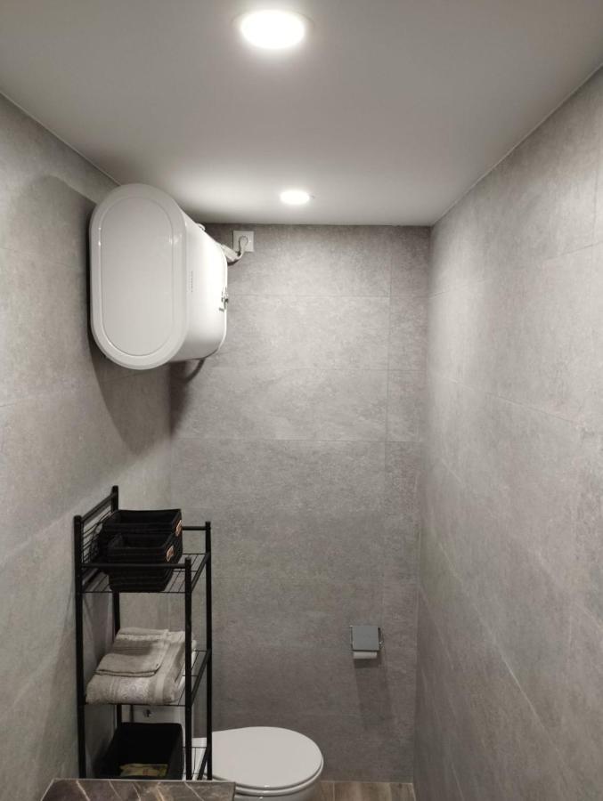 Apartamento Blanco Y Negro En El Centro Alicante
