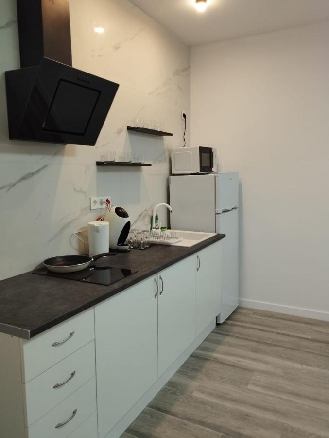 Apartamento Blanco Y Negro En El Centro