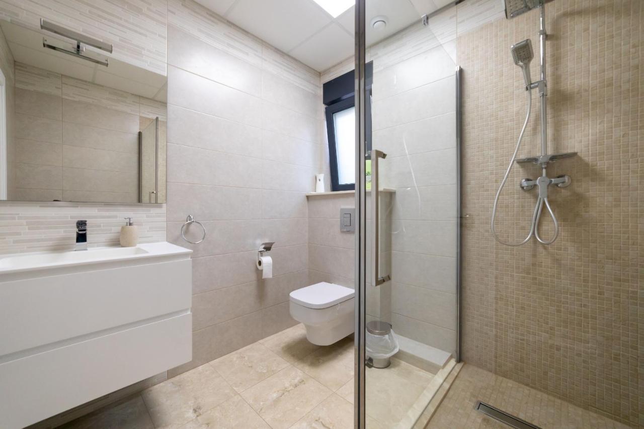 Exclusive City, Beach & Golf Villa *