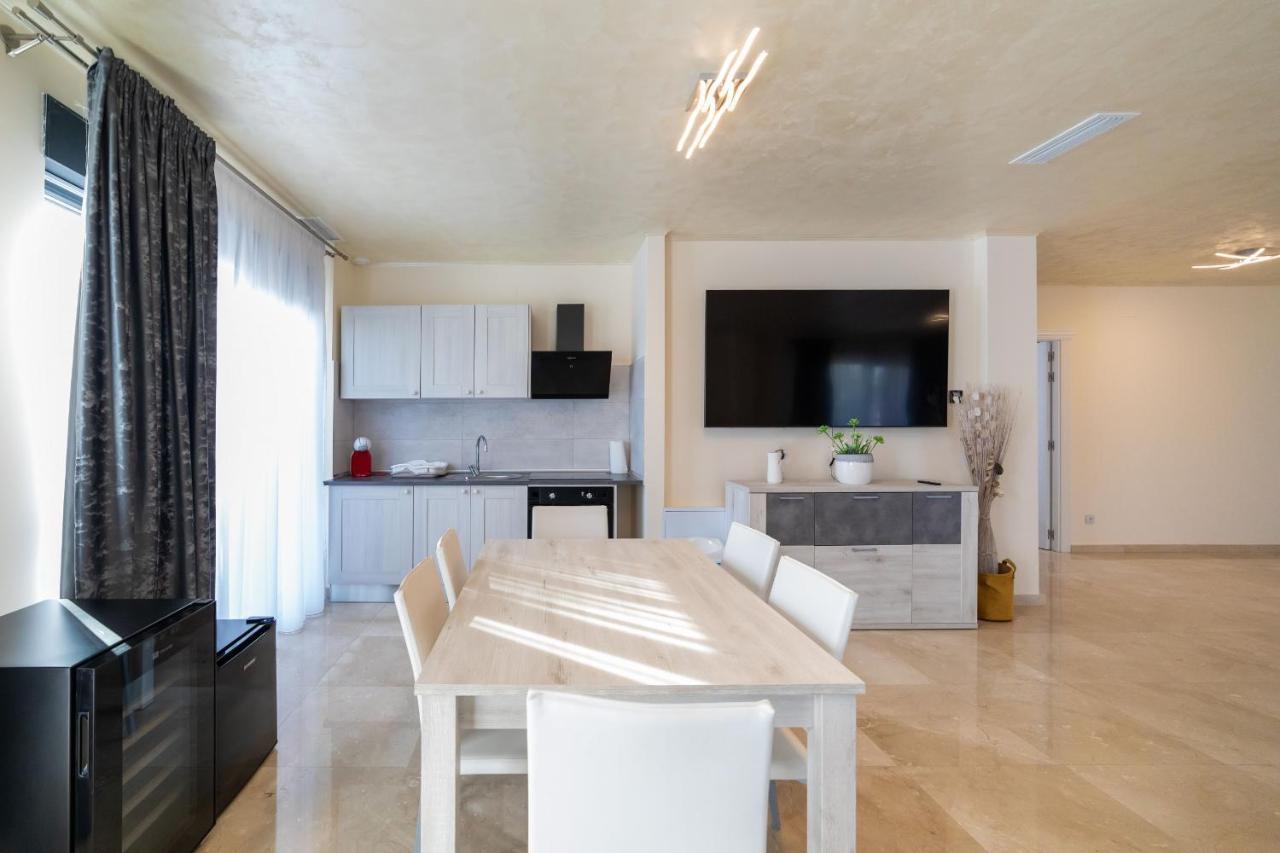 Exclusive City, Beach & Golf Villa Alicante