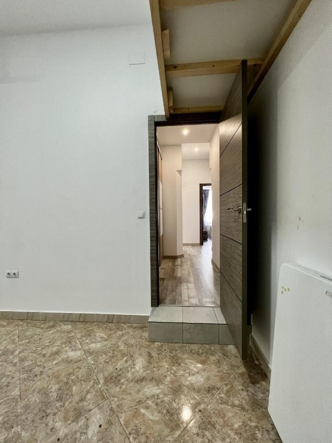 Plaza De Toros By United Renters Apartment *