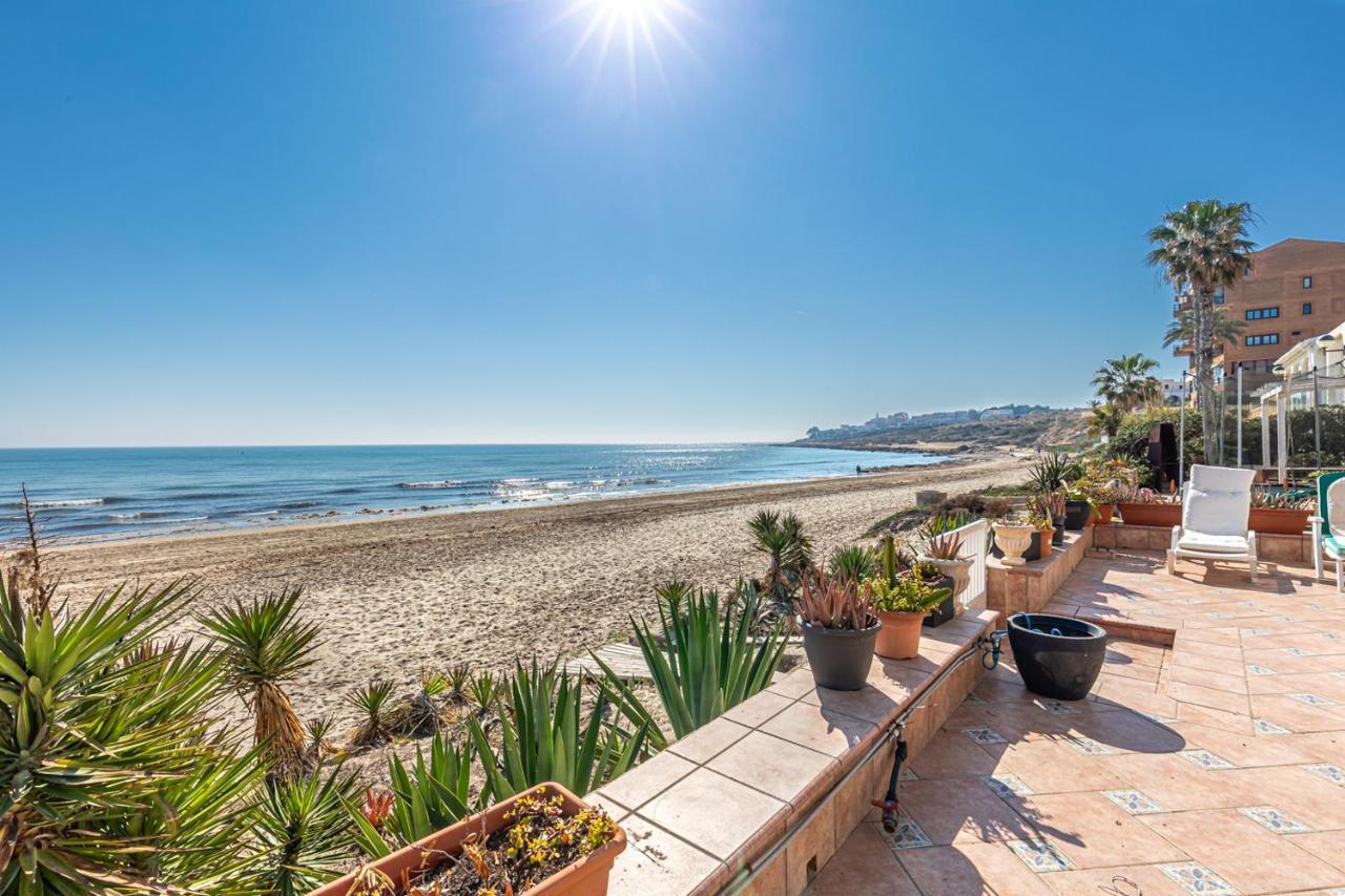 Сasa de vacaciones Beachfront Bliss: A Pie De Playa Alicante