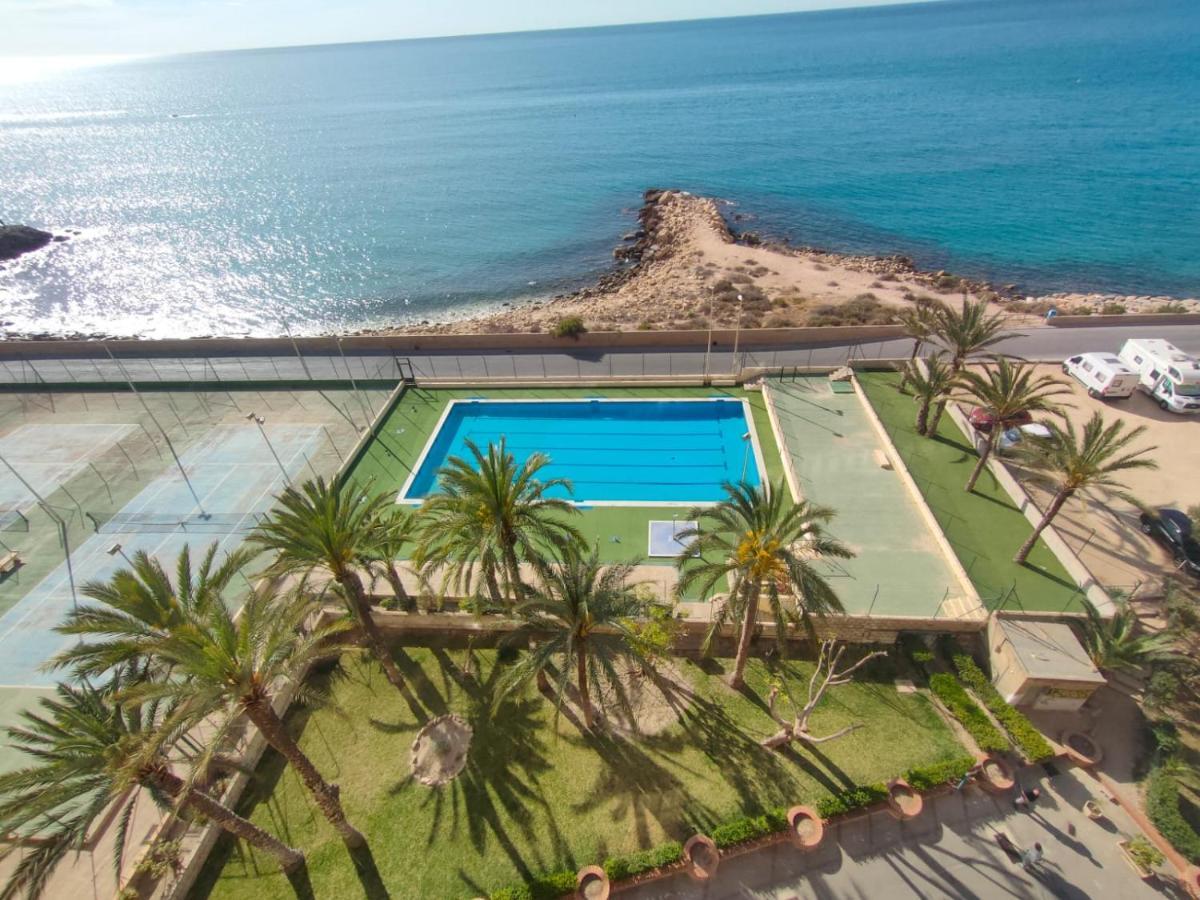 Apartment Seaside Serenity: Bright With Pool And Proximity Alicante