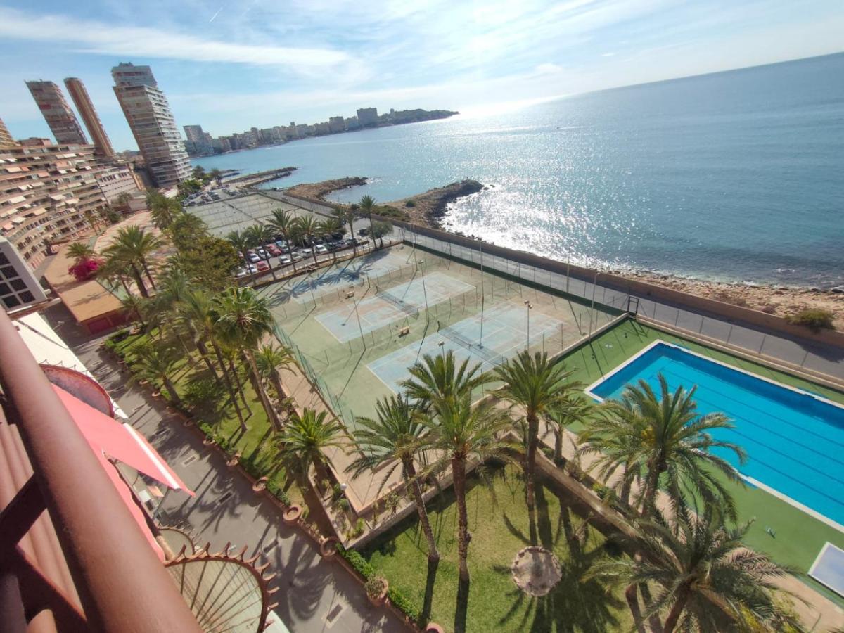 Seaside Serenity: Bright With Pool And Proximity *