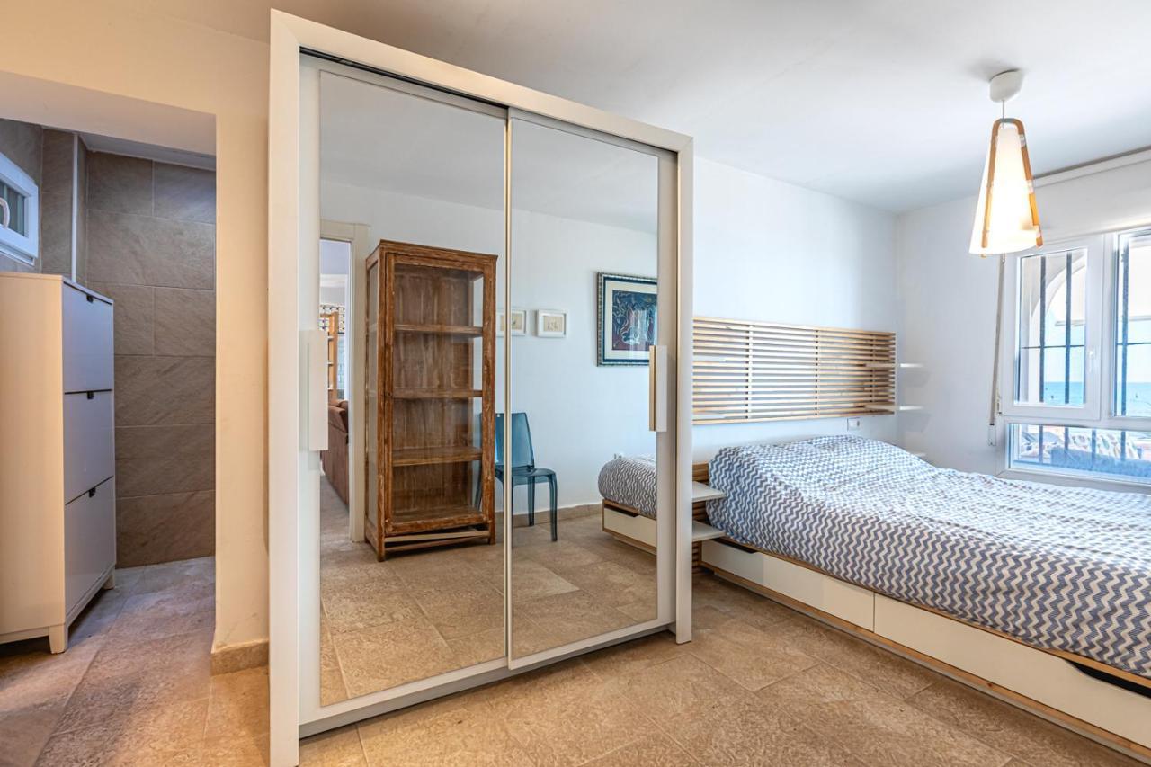 Beachfront Bliss: A Pie De Playa * Alicante