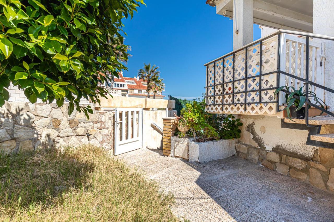 Beachfront Bliss: A Pie De Playa Holiday home Alicante