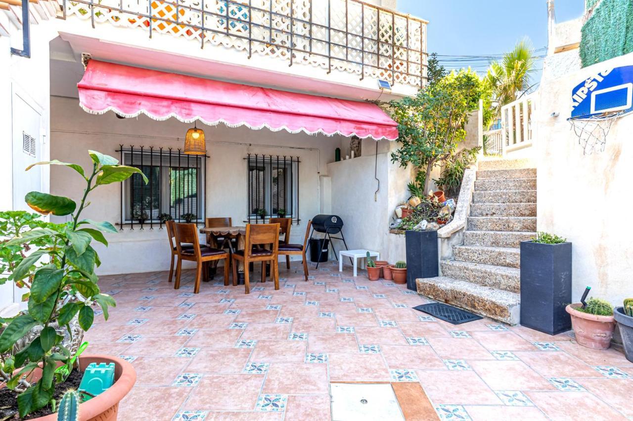 Beachfront Bliss: A Pie De Playa Сasa de vacaciones Alicante