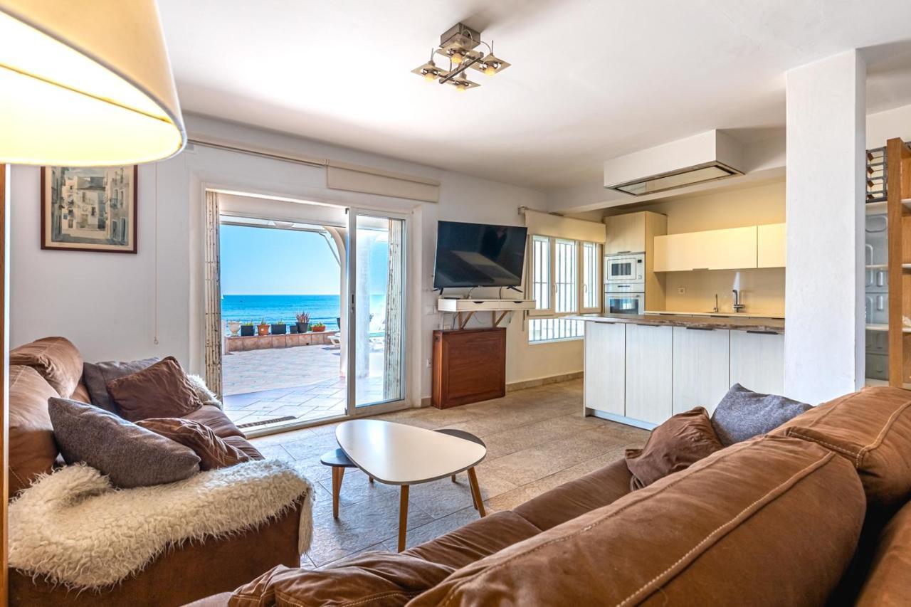 Beachfront Bliss: A Pie De Playa