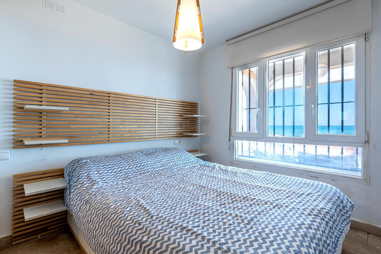 Beachfront Bliss: A Pie De Playa Сasa de vacaciones