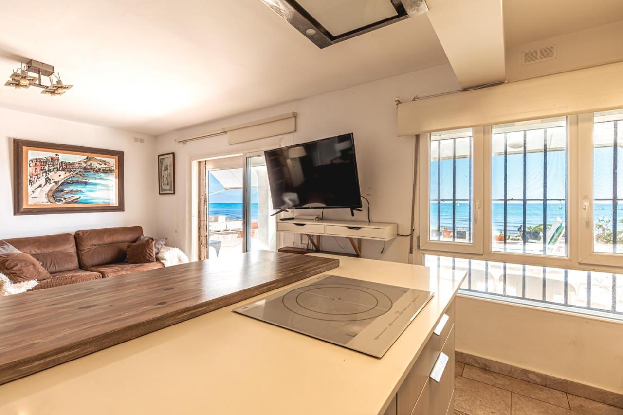 Beachfront Bliss: A Pie De Playa *
