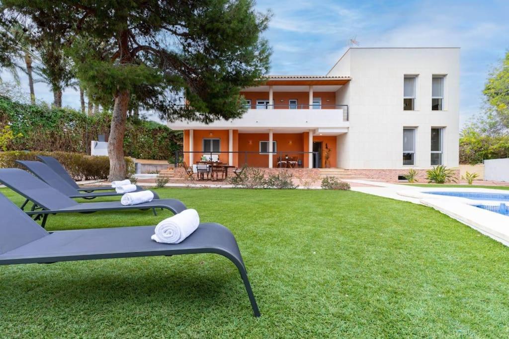 Huvilat Acogedora En Con Piscina Y Barbacoa Alicante
