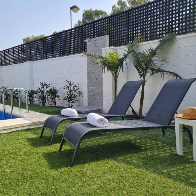 Acogedora En Con Piscina Y Barbacoa *