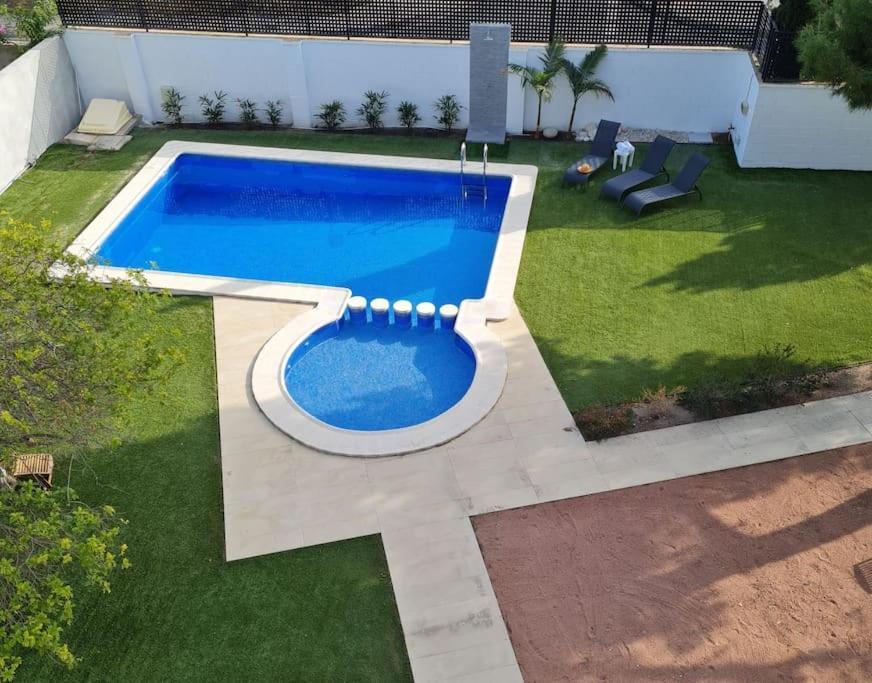 Acogedora En Con Piscina Y Barbacoa Huvilat Alicante