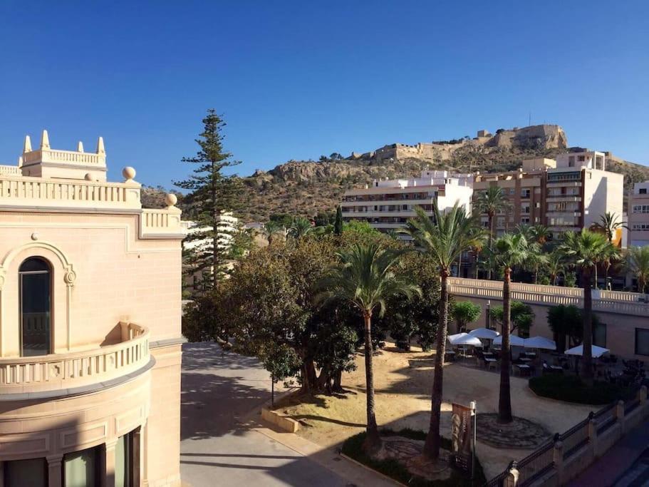 Bright Flat With View To The Castle And The Museum Apartment *