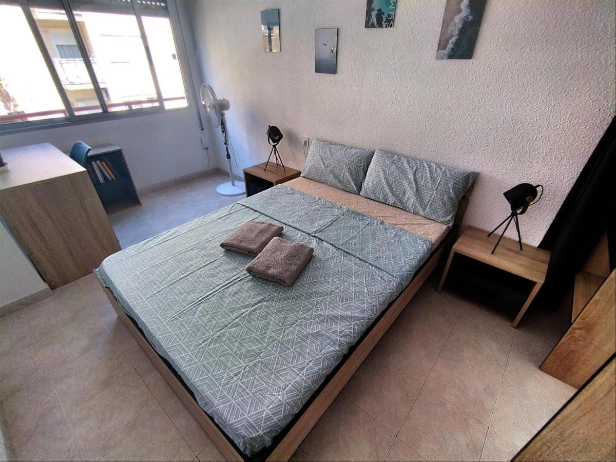Hospedagem domiciliar Shared With Host Alicante