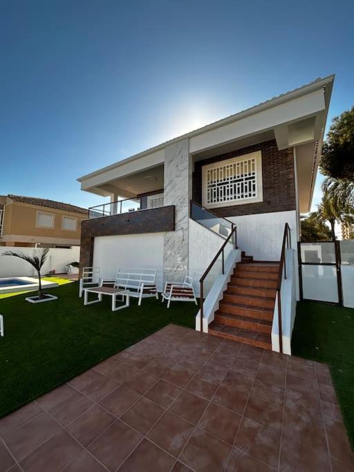 Villa Sea-side In La Zenia *
