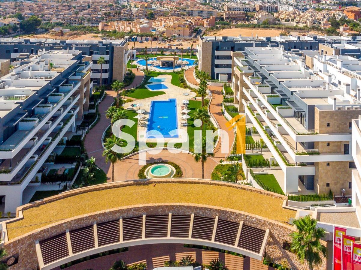 3 Bedrooms In Flamenca Village With 3 Pools, Sauna, Gym And Jacuzzi *