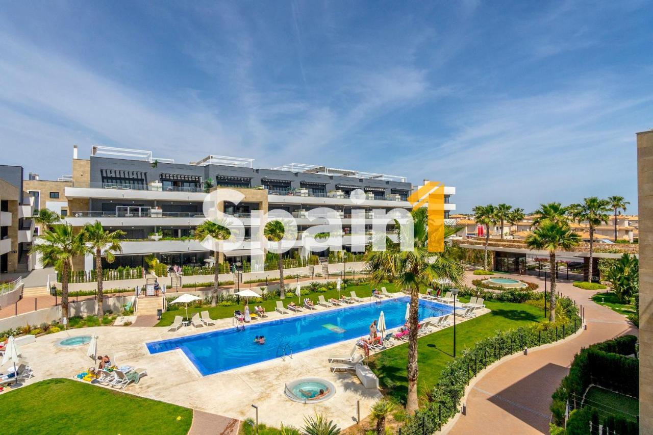 3 Bedrooms In Flamenca Village With 3 Pools, Sauna, Gym And Jacuzzi Appartement *
