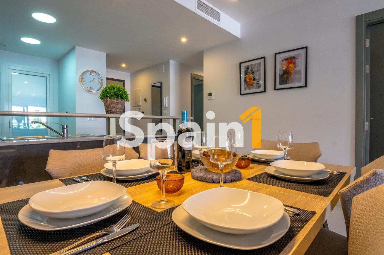 3 Bedrooms In Flamenca Village With 3 Pools, Sauna, Gym And Jacuzzi Appartement *