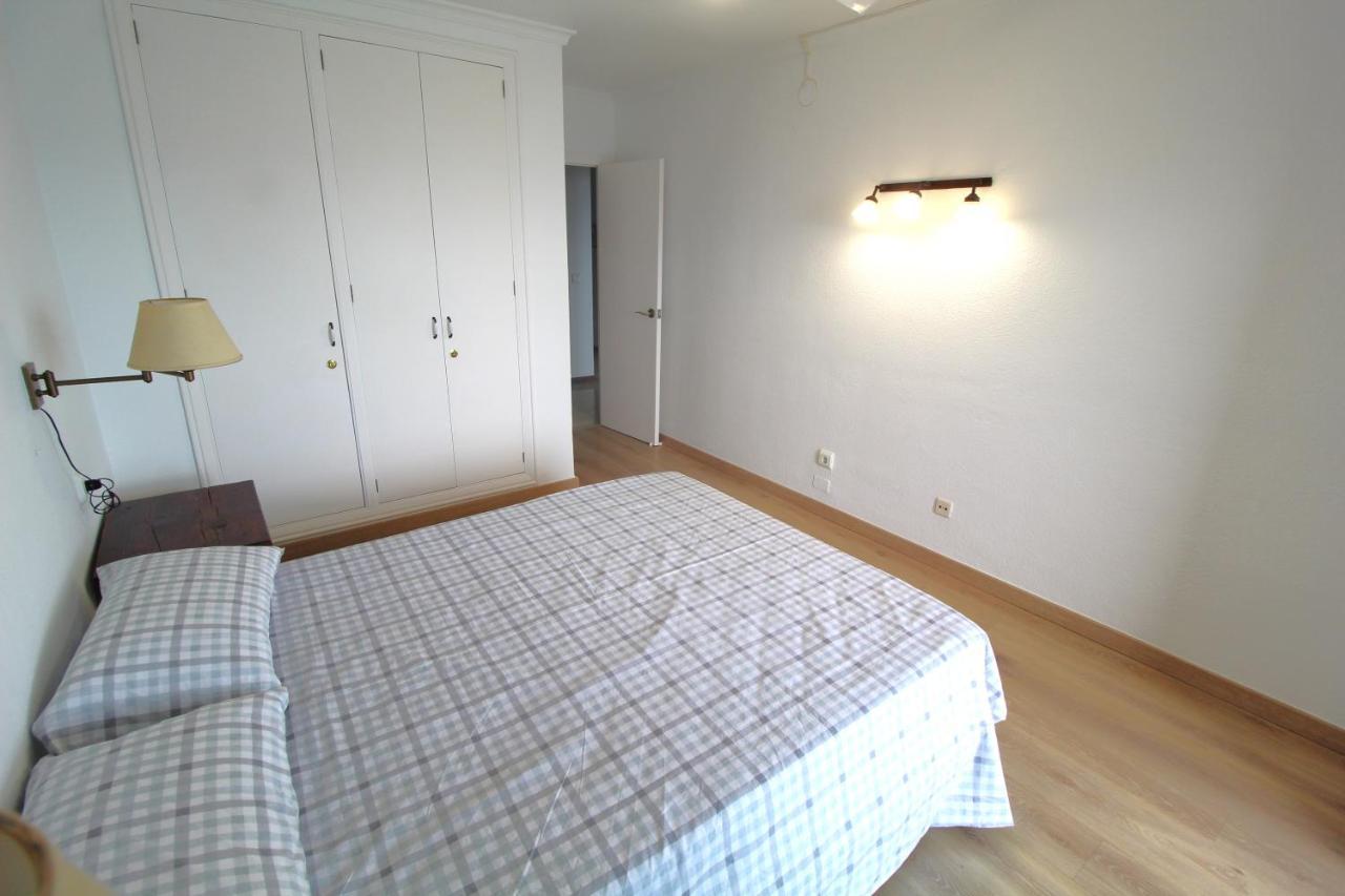 Seaside Serenity: Bright With Pool And Proximity Apartment Alicante