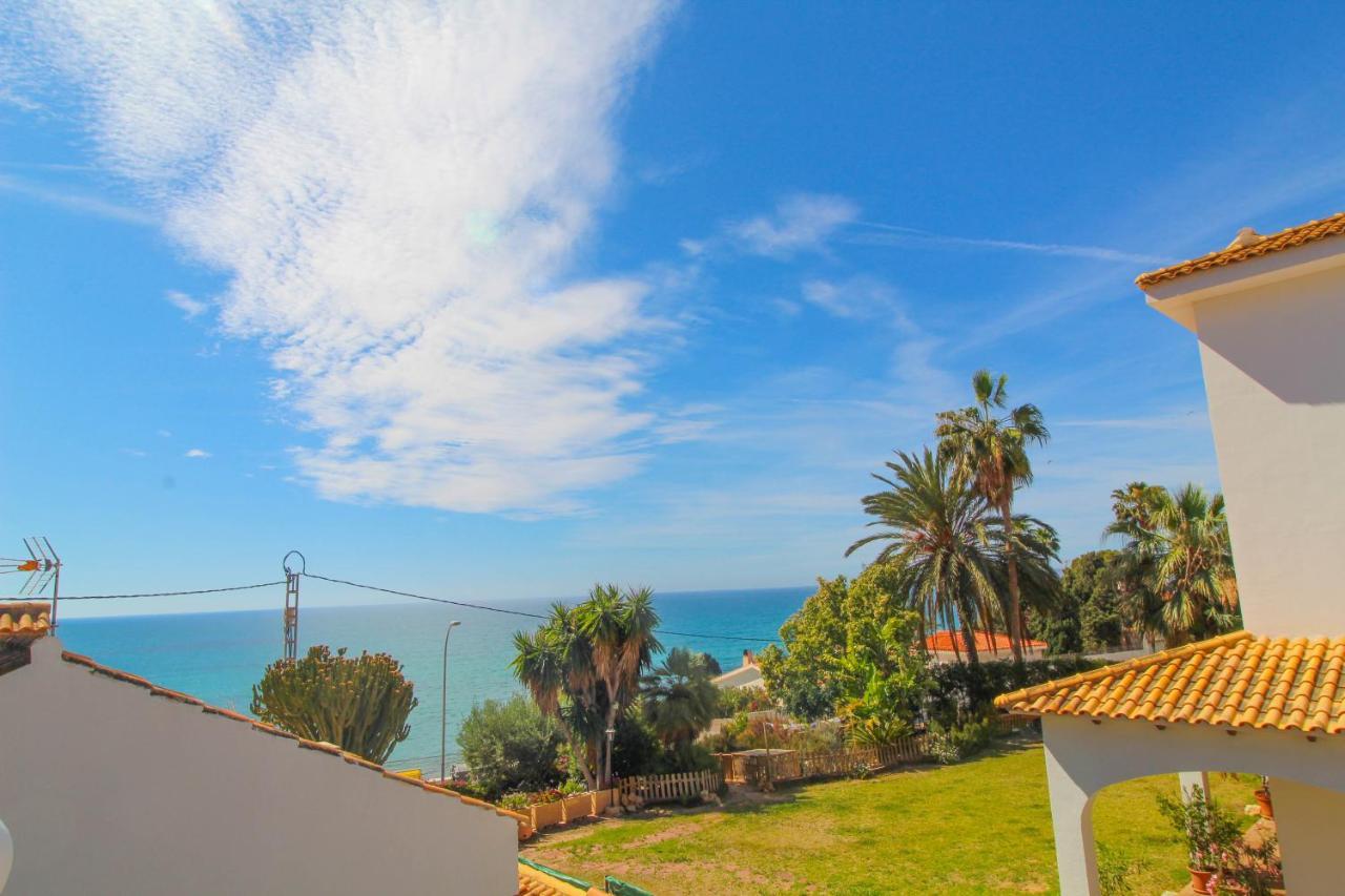 Villa Beachside Villa: Mediterranean Retreat Near *