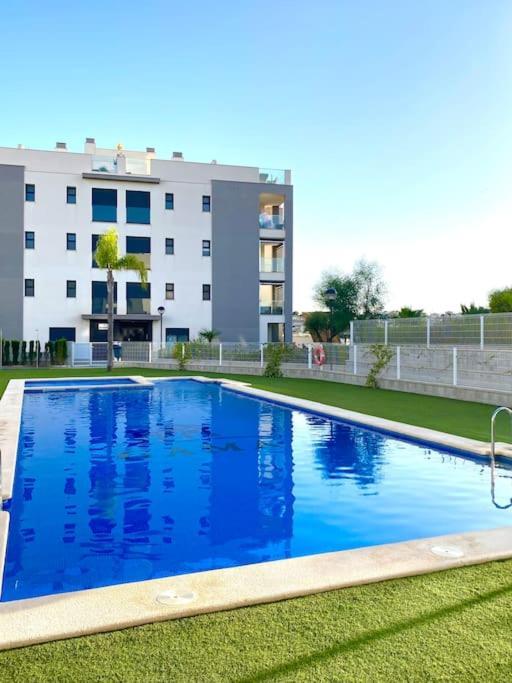 Villamartin Spacious Modern Flat -3 Pools Jacuzzi Tennis Golf Appartement *