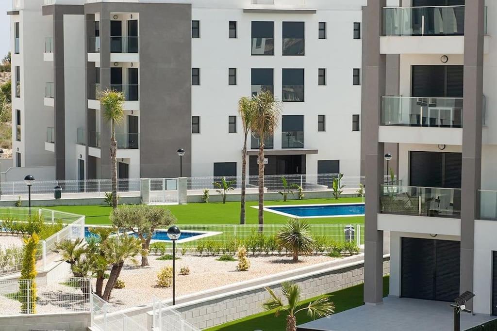 Villamartin Spacious Modern Flat -3 Pools Jacuzzi Tennis Golf * Alicante