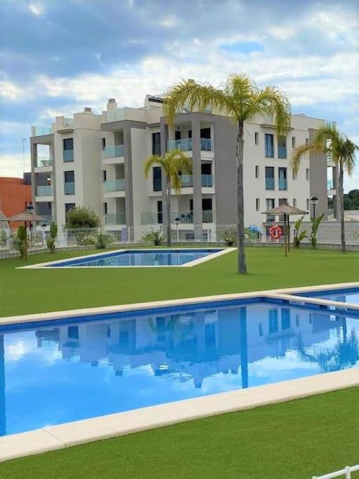 Villamartin Spacious Modern Flat -3 Pools Jacuzzi Tennis Golf