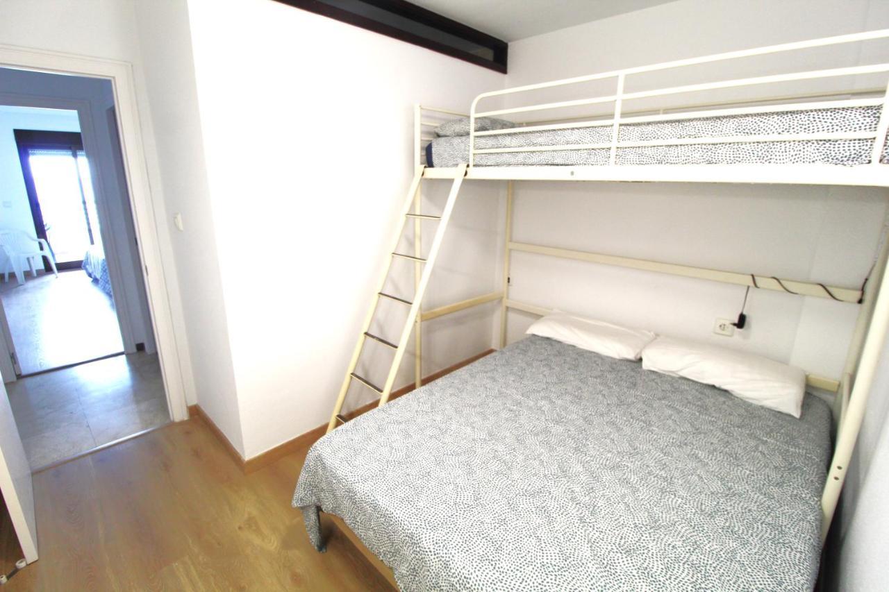 Seaside Serenity: Bright With Pool And Proximity Apartment *