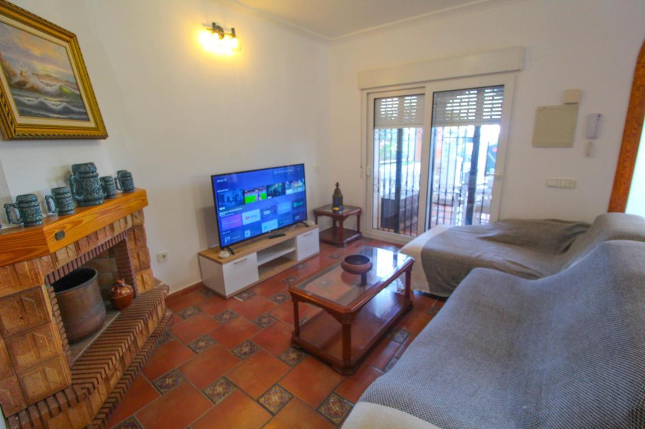 Villa Beachside Villa: Mediterranean Retreat Near Alicante